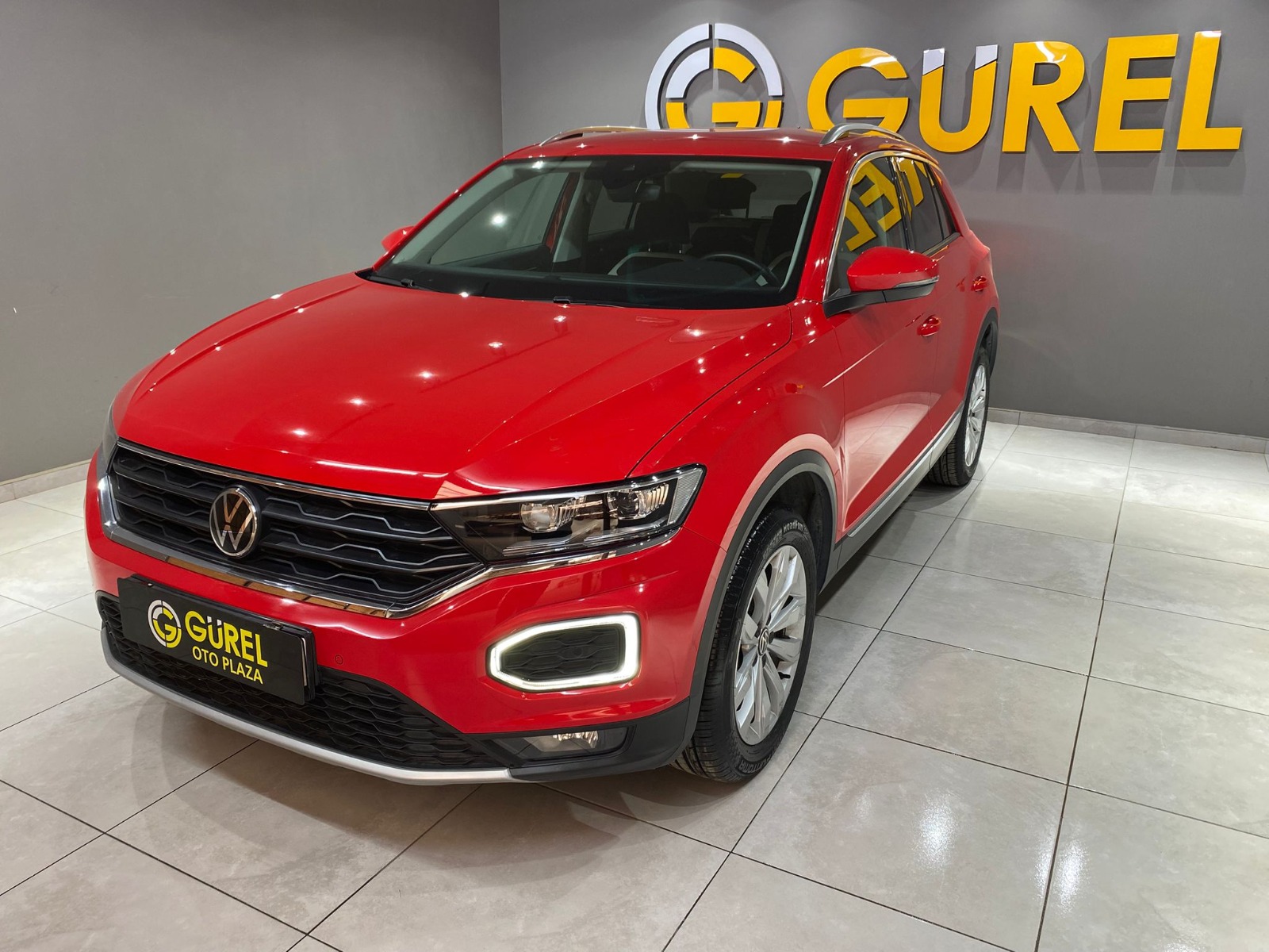 2020 Benzin Otomatik Volkswagen T-Roc Kırmızı Gürel Tasarım Aksesuar Otomotiv San. Tic. Ltd. Şti.
