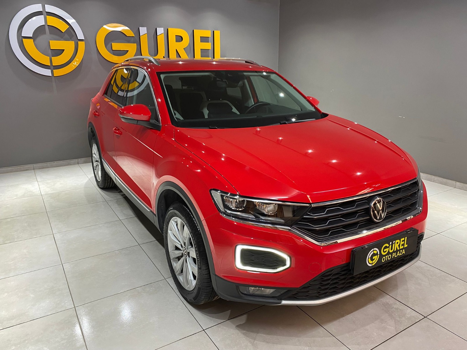2020 Benzin Otomatik Volkswagen T-Roc Kırmızı Gürel Tasarım Aksesuar Otomotiv San. Tic. Ltd. Şti.