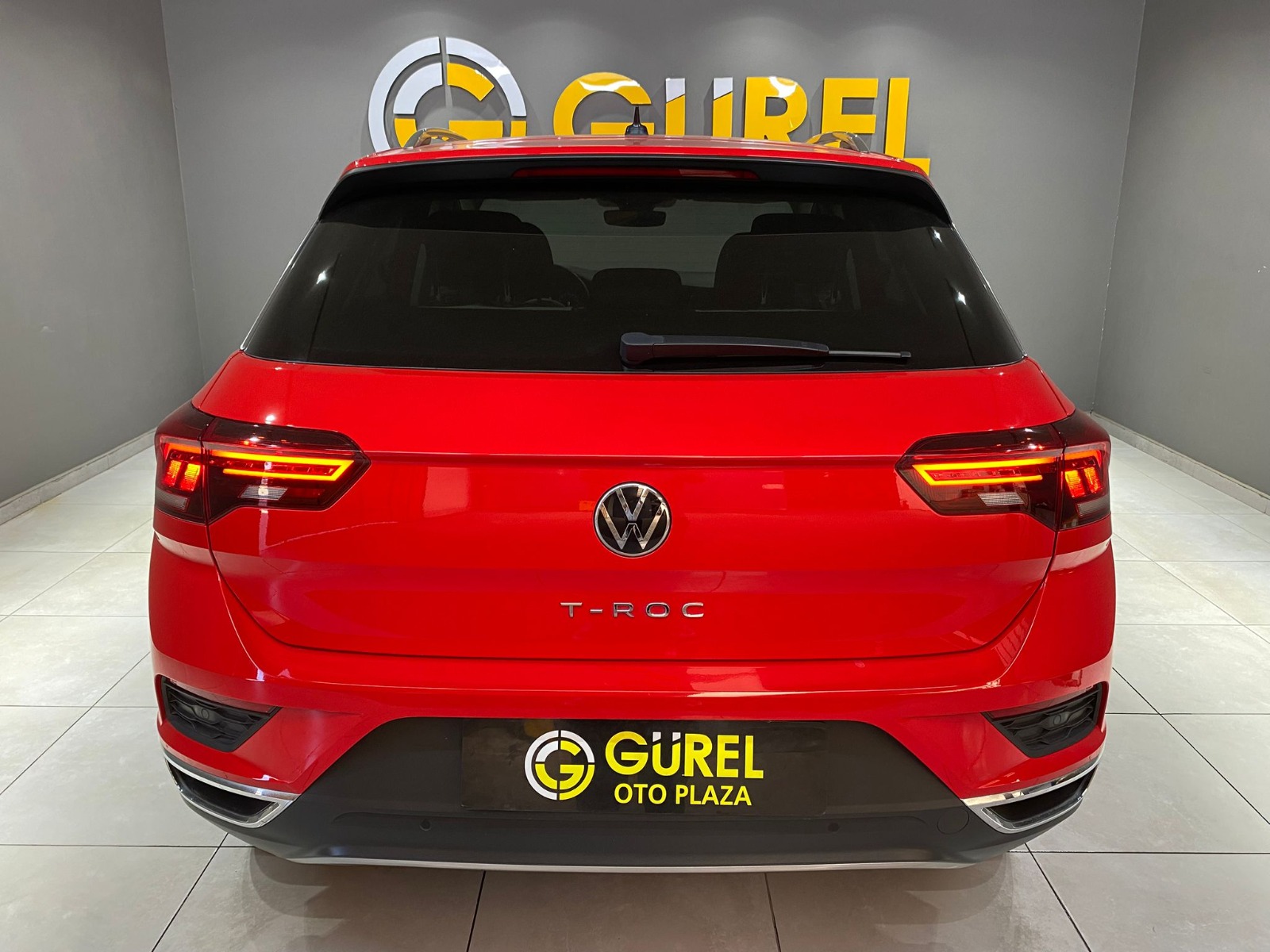 2020 Benzin Otomatik Volkswagen T-Roc Kırmızı Gürel Tasarım Aksesuar Otomotiv San. Tic. Ltd. Şti.