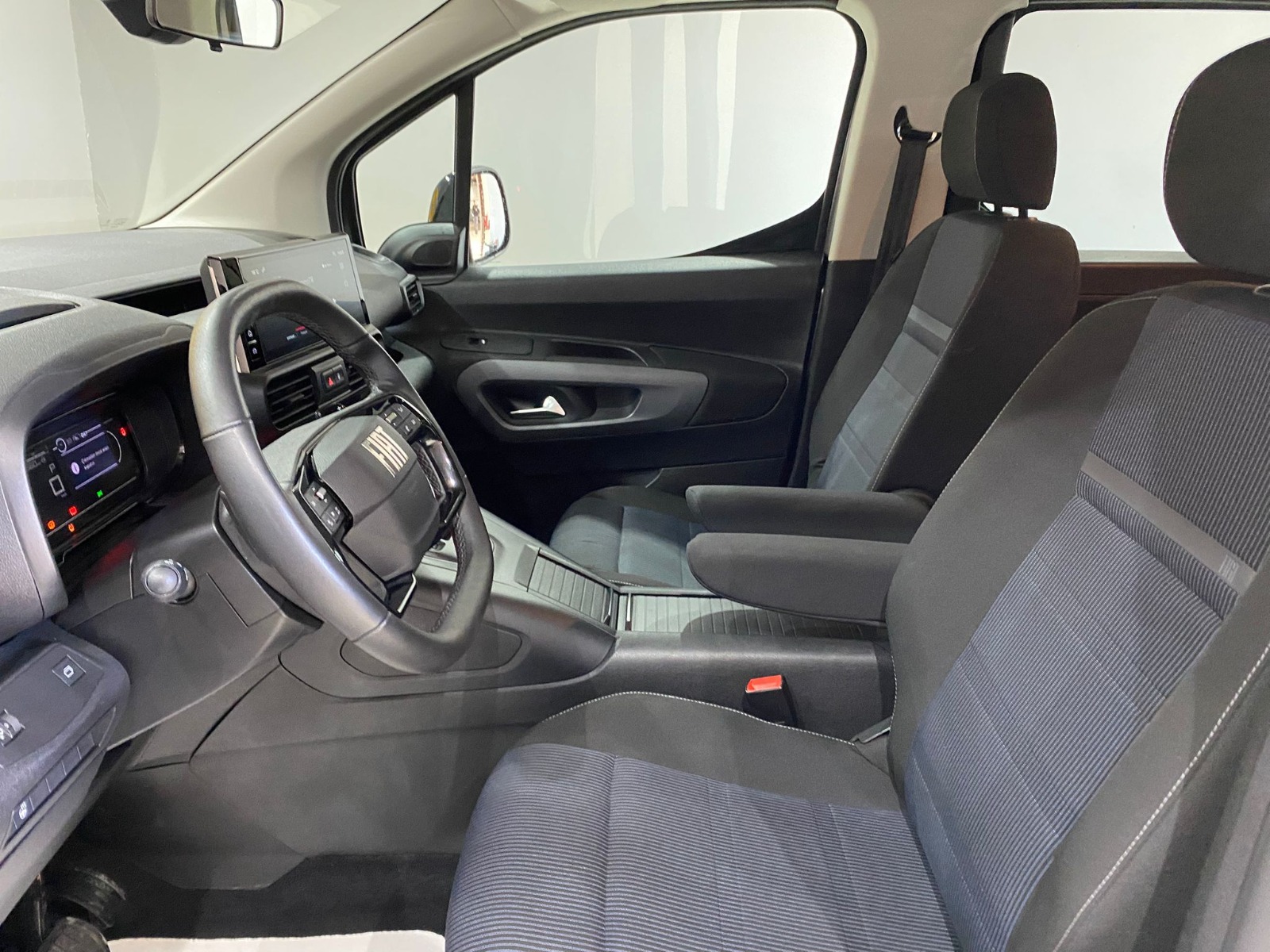 2025 Dizel Otomatik Fiat Doblo Combi Gri Gürel Tasarım Aksesuar Otomotiv San. Tic. Ltd. Şti.