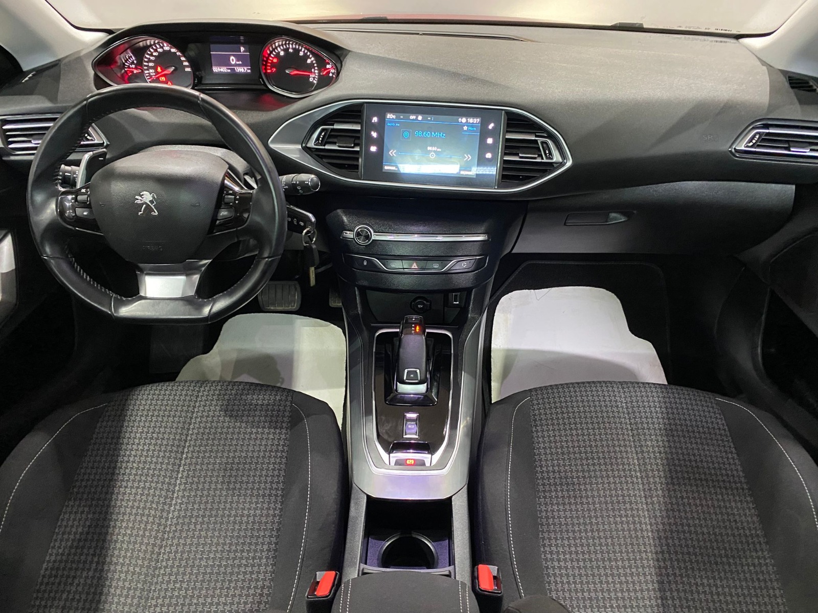 2021 Benzin Otomatik Peugeot 308 Kırmızı Gürel Tasarım Aksesuar Otomotiv San. Tic. Ltd. Şti.
