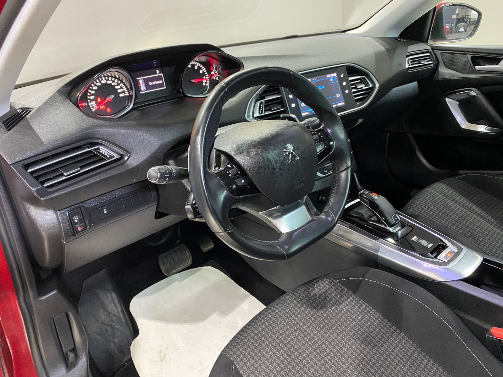 2021 Benzin Otomatik Peugeot 308 Kırmızı Gürel Tasarım Aksesuar Otomotiv San. Tic. Ltd. Şti.