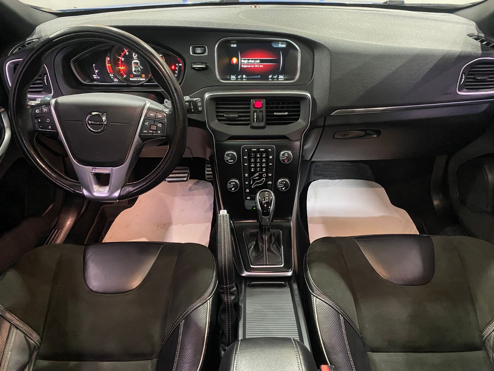 2016 Benzin Otomatik Volvo V40 Mavi Gürel Tasarım Aksesuar Otomotiv San. Tic. Ltd. Şti.