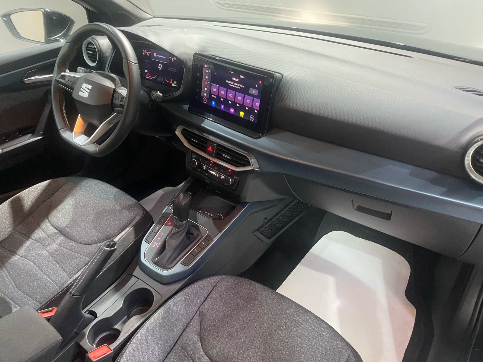 2024 Benzin Otomatik Seat Arona Gri Gürel Tasarım Aksesuar Otomotiv San. Tic. Ltd. Şti.
