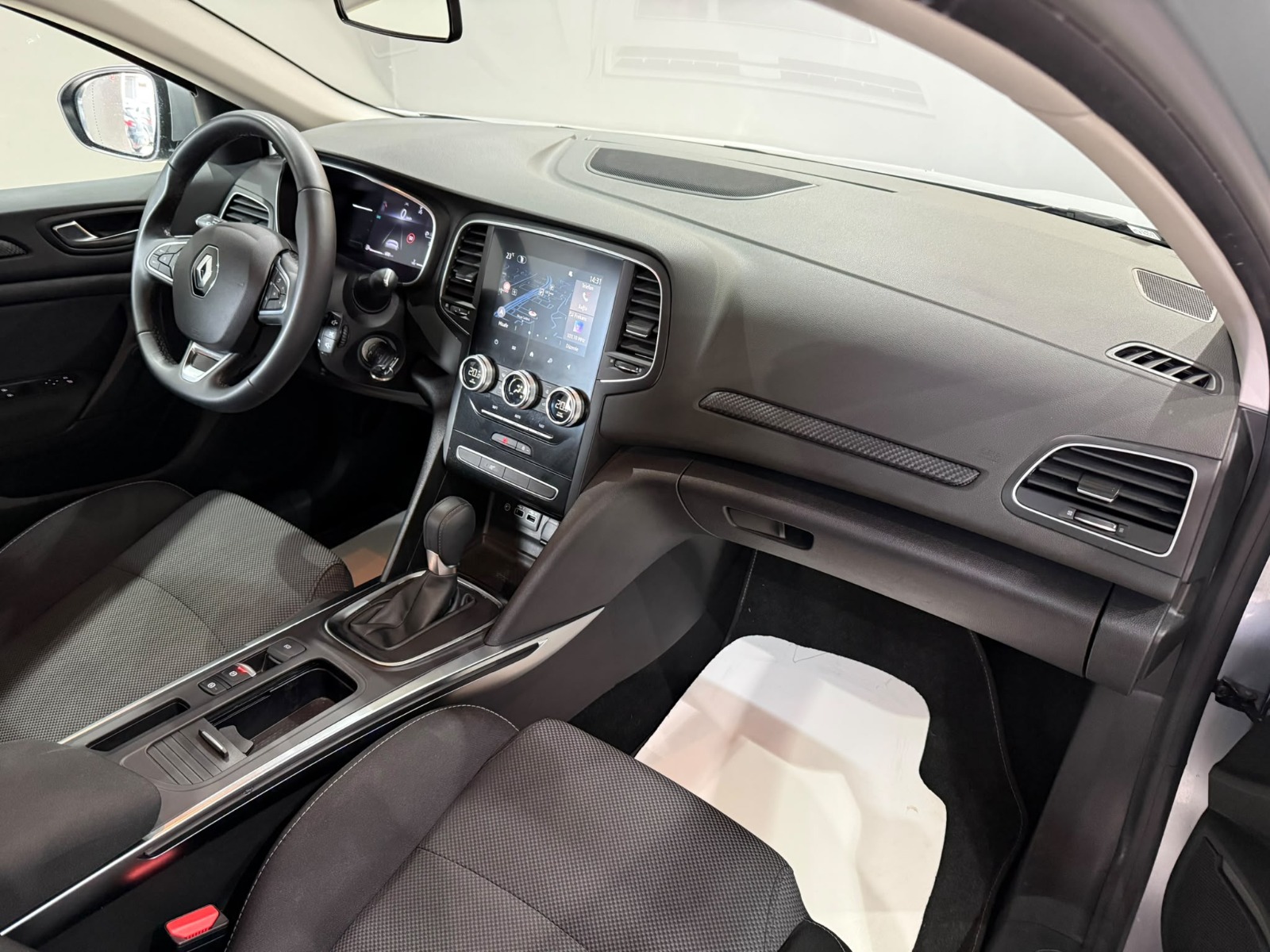 2026 Benzin Otomatik Renault Megane Gri Gürel Tasarım Aksesuar Otomotiv San. Tic. Ltd. Şti.