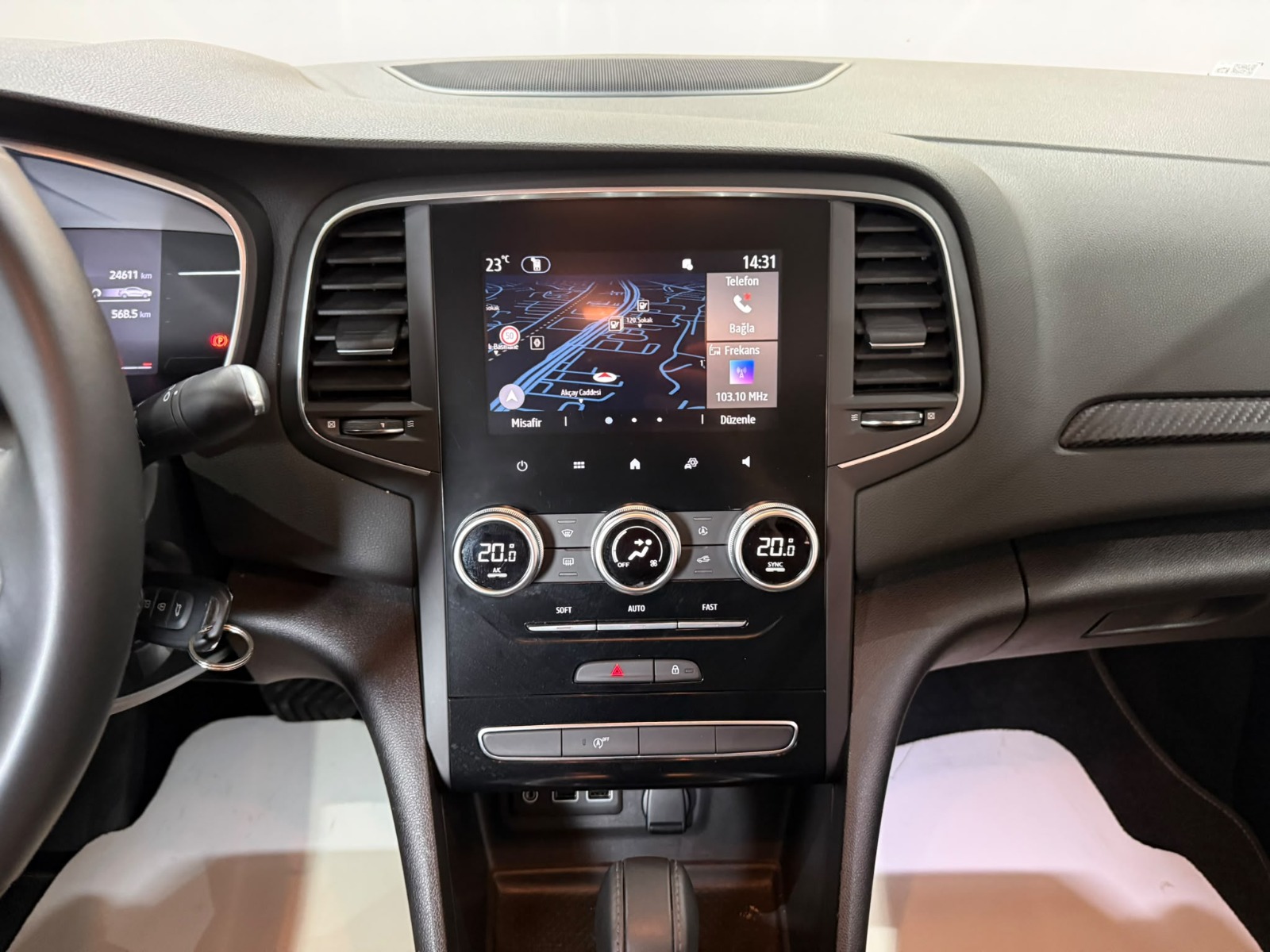 2026 Benzin Otomatik Renault Megane Gri Gürel Tasarım Aksesuar Otomotiv San. Tic. Ltd. Şti.