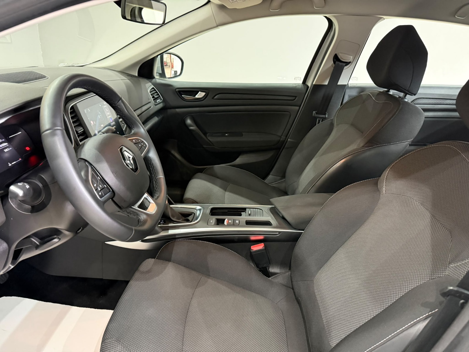 2026 Benzin Otomatik Renault Megane Gri Gürel Tasarım Aksesuar Otomotiv San. Tic. Ltd. Şti.