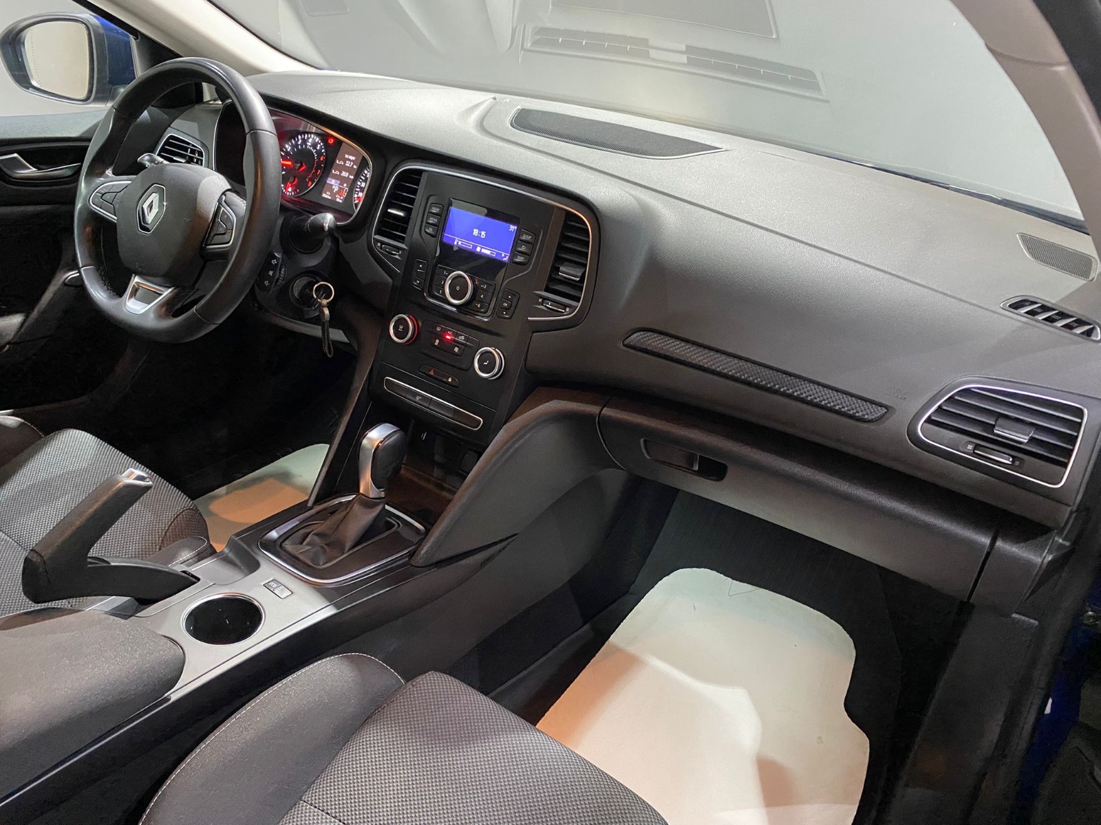 2022 Benzin Otomatik Renault Megane Mavi Gürel Tasarım Aksesuar Otomotiv San. Tic. Ltd. Şti.