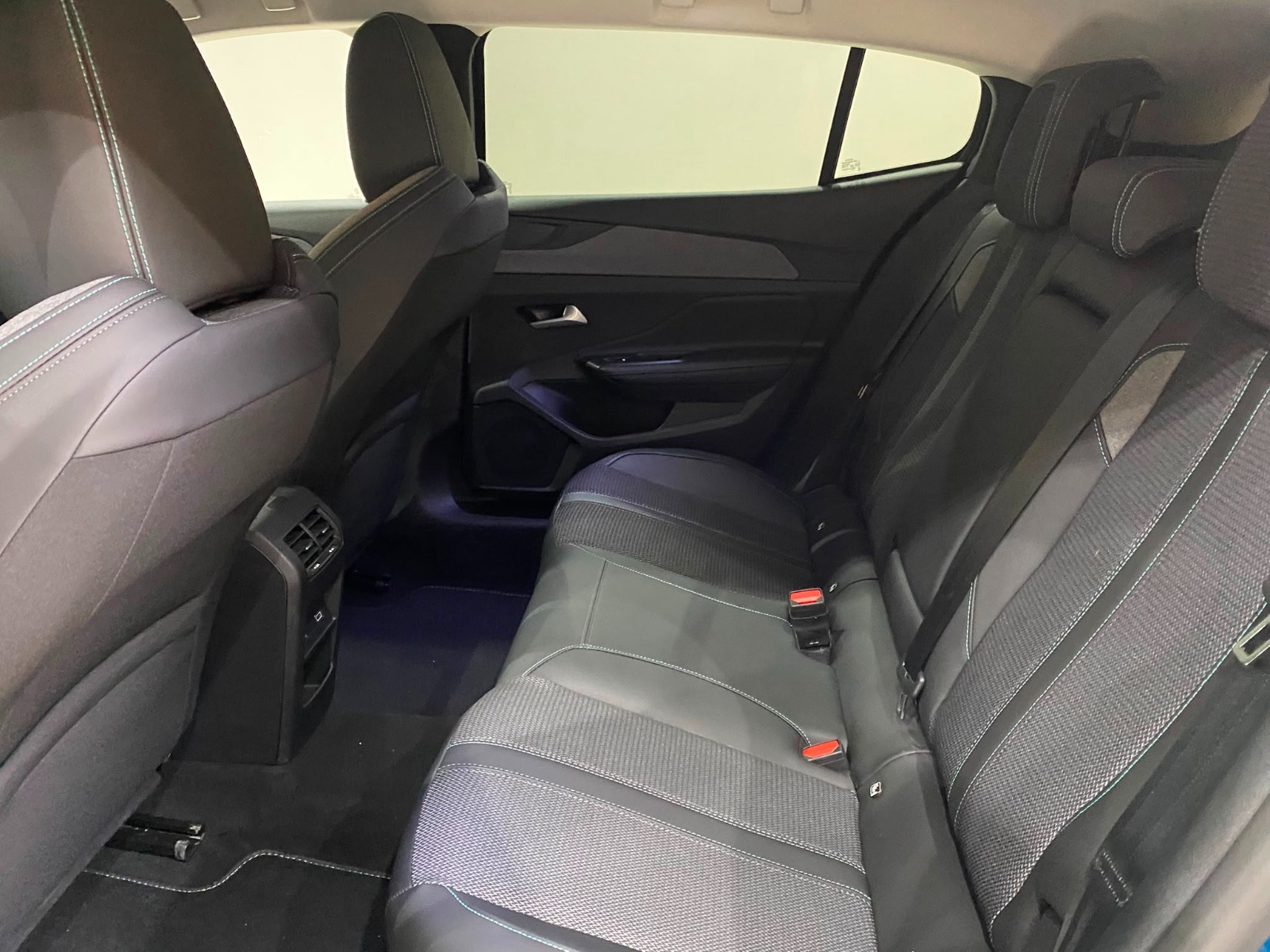 2025 Benzin Otomatik Peugeot 408 Mavi Gürel Tasarım Aksesuar Otomotiv San. Tic. Ltd. Şti.