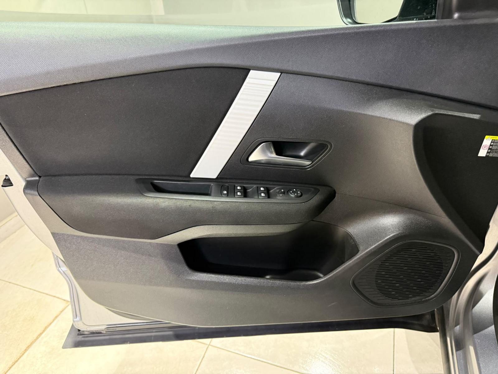 2023 Benzin Otomatik Citroen C4 X Gümüş Gri Gürel Tasarım Aksesuar Otomotiv San. Tic. Ltd. Şti.