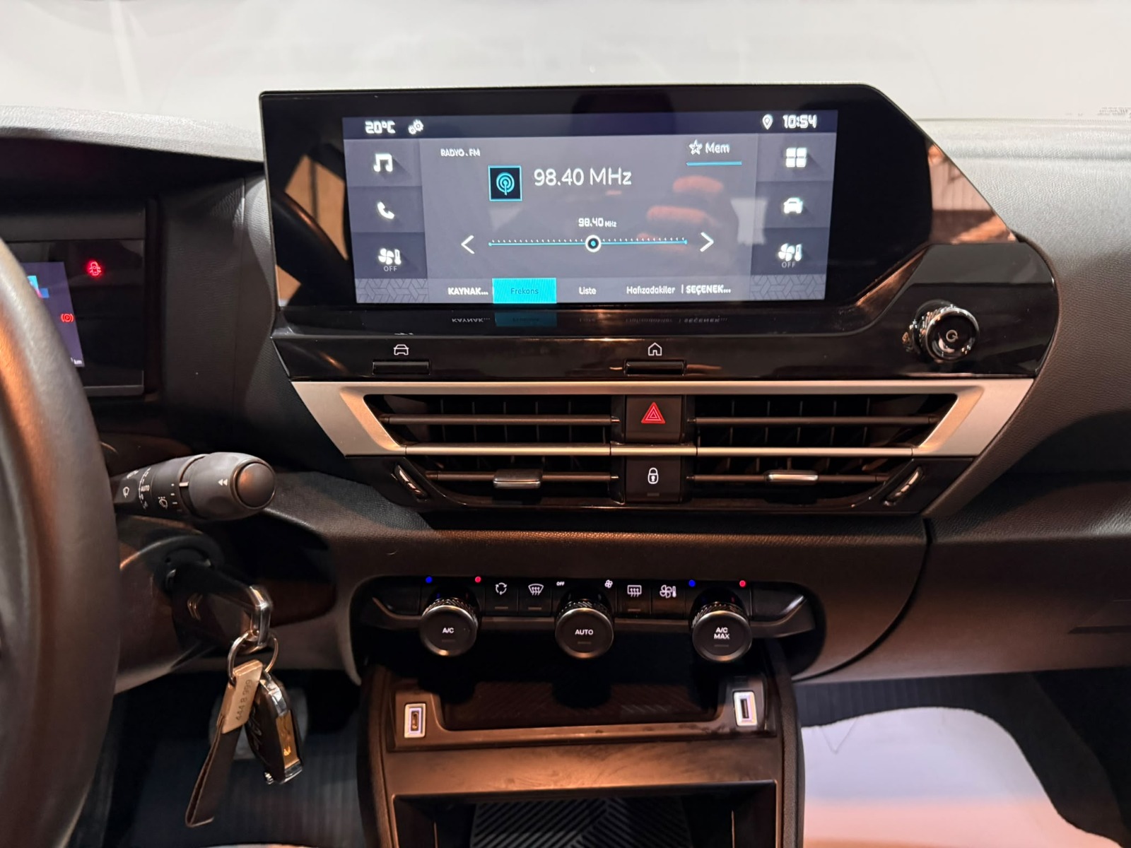 2023 Benzin Otomatik Citroen C4 X Gümüş Gri Gürel Tasarım Aksesuar Otomotiv San. Tic. Ltd. Şti.
