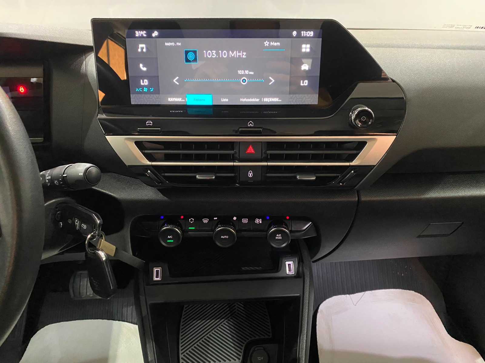 2023 Benzin Otomatik Citroen C4 X Gri Gürel Tasarım Aksesuar Otomotiv San. Tic. Ltd. Şti.