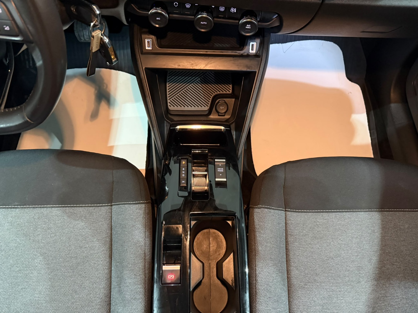 2023 Benzin Otomatik Citroen C4 X Gümüş Gri Gürel Tasarım Aksesuar Otomotiv San. Tic. Ltd. Şti.
