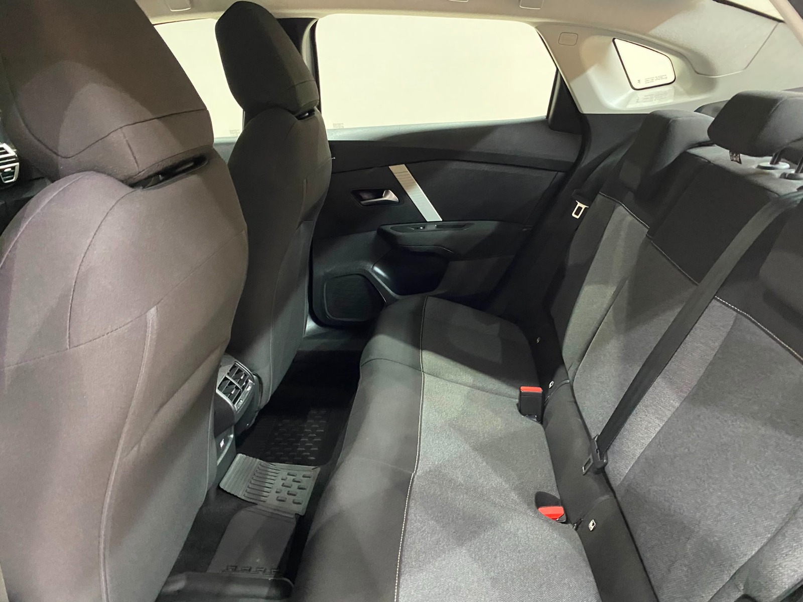 2023 Benzin Otomatik Citroen C4 X Gri Gürel Tasarım Aksesuar Otomotiv San. Tic. Ltd. Şti.