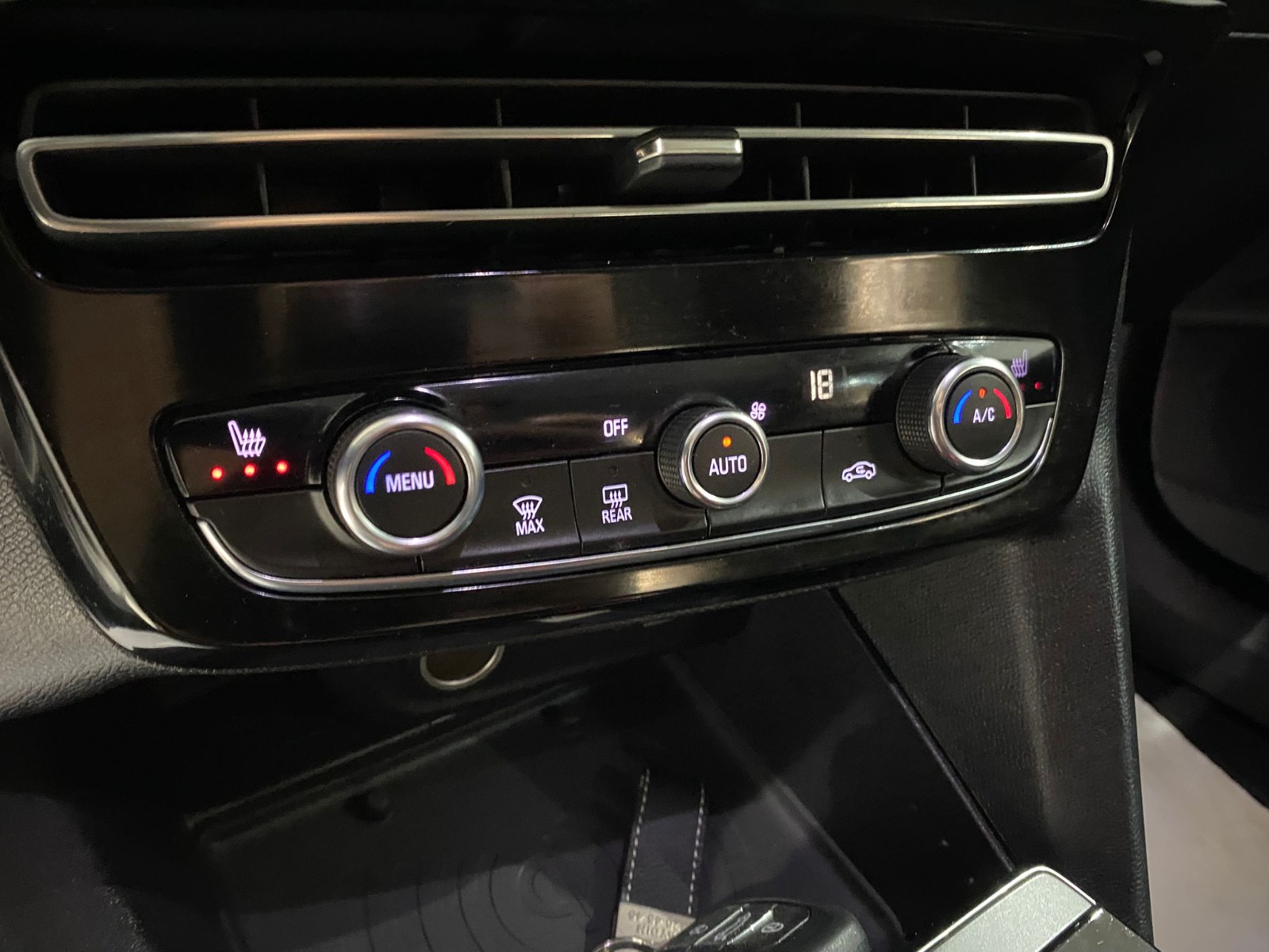 2021 Benzin Otomatik Opel Mokka Beyaz Gürel Tasarım Aksesuar Otomotiv San. Tic. Ltd. Şti.