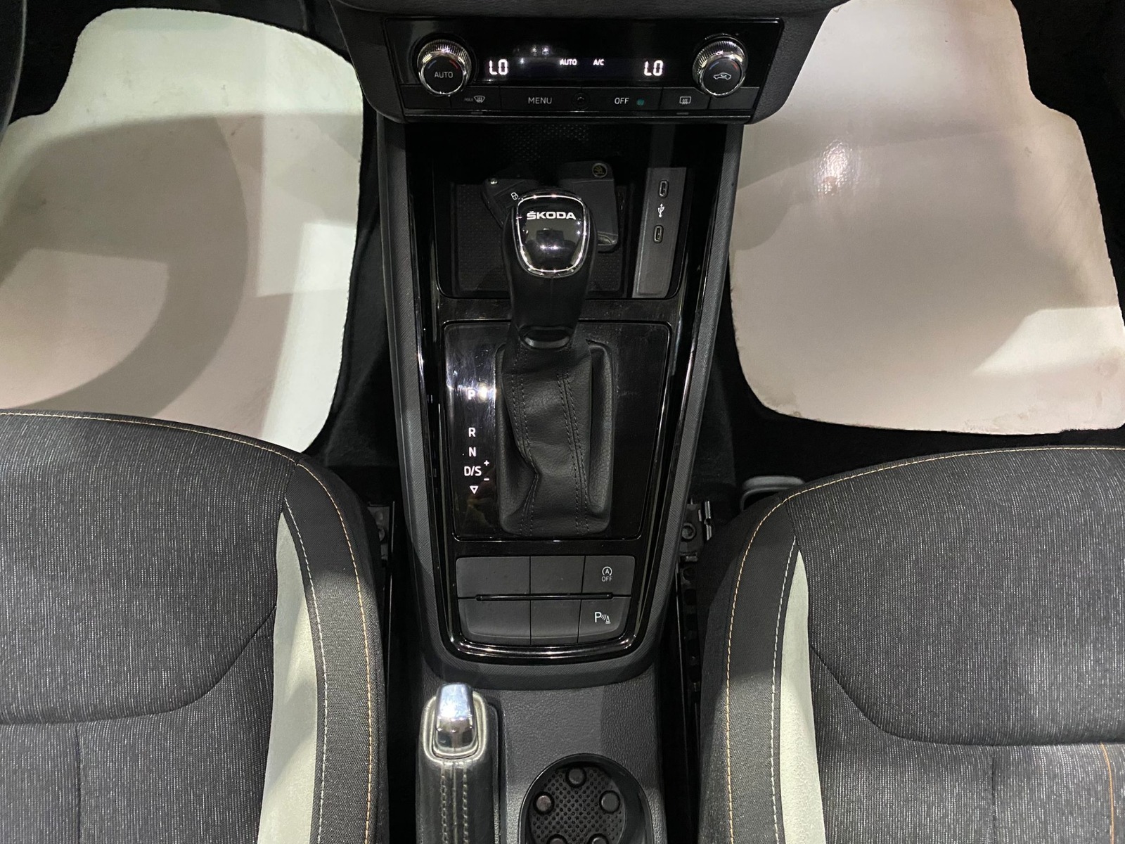 2020 Dizel Otomatik Skoda Scala Gümüş Gri Gürel Tasarım Aksesuar Otomotiv San. Tic. Ltd. Şti.