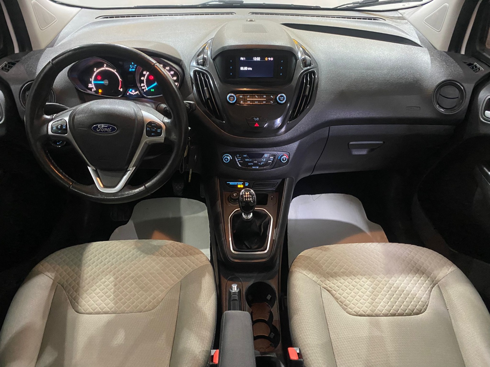TaksitliOto.Net | 2.El Ford Tourneo Courier Kombi 1.5 TDCI Titanium | Manuel & Dizel | Beyaz | İzmir.2el 2022 Dizel Manuel Ford Tourneo Courier Beyaz Gürel Tasarım Aksesuar Otomotiv San. Tic. Ltd. Şti.