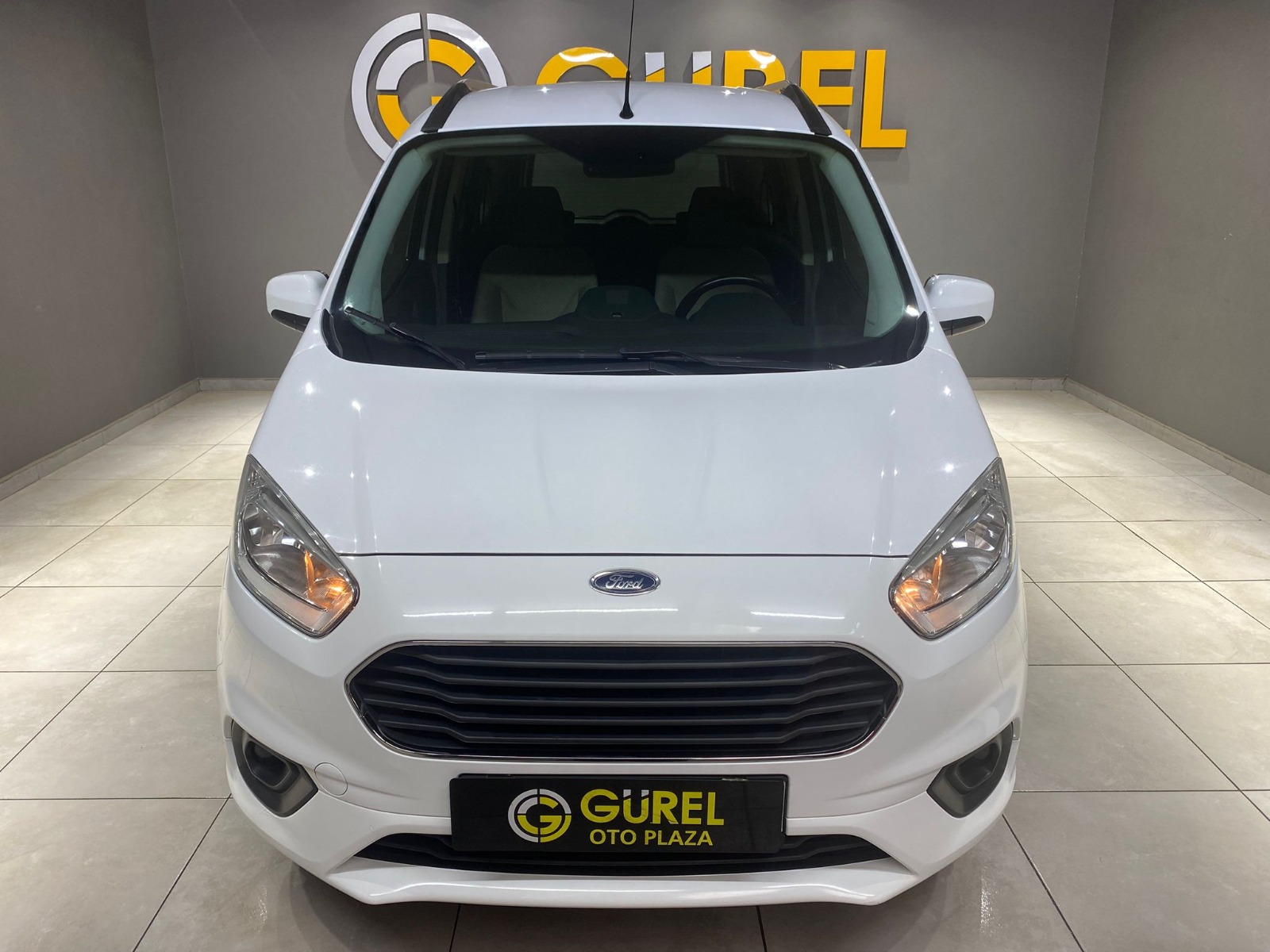 TaksitliOto.Net | 2.El Ford Tourneo Courier Kombi 1.5 TDCI Titanium | Manuel & Dizel | Beyaz | İzmir.2el 2022 Dizel Manuel Ford Tourneo Courier Beyaz Gürel Tasarım Aksesuar Otomotiv San. Tic. Ltd. Şti.