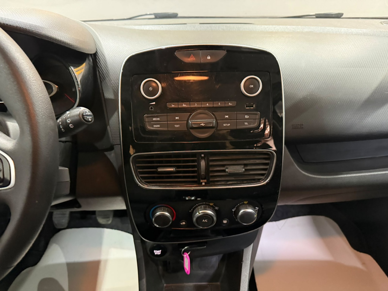 2017 Dizel Manuel Renault Clio Siyah Gürel Tasarım Aksesuar Otomotiv San. Tic. Ltd. Şti.