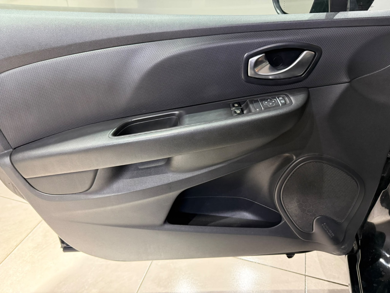 2017 Dizel Manuel Renault Clio Siyah Gürel Tasarım Aksesuar Otomotiv San. Tic. Ltd. Şti.