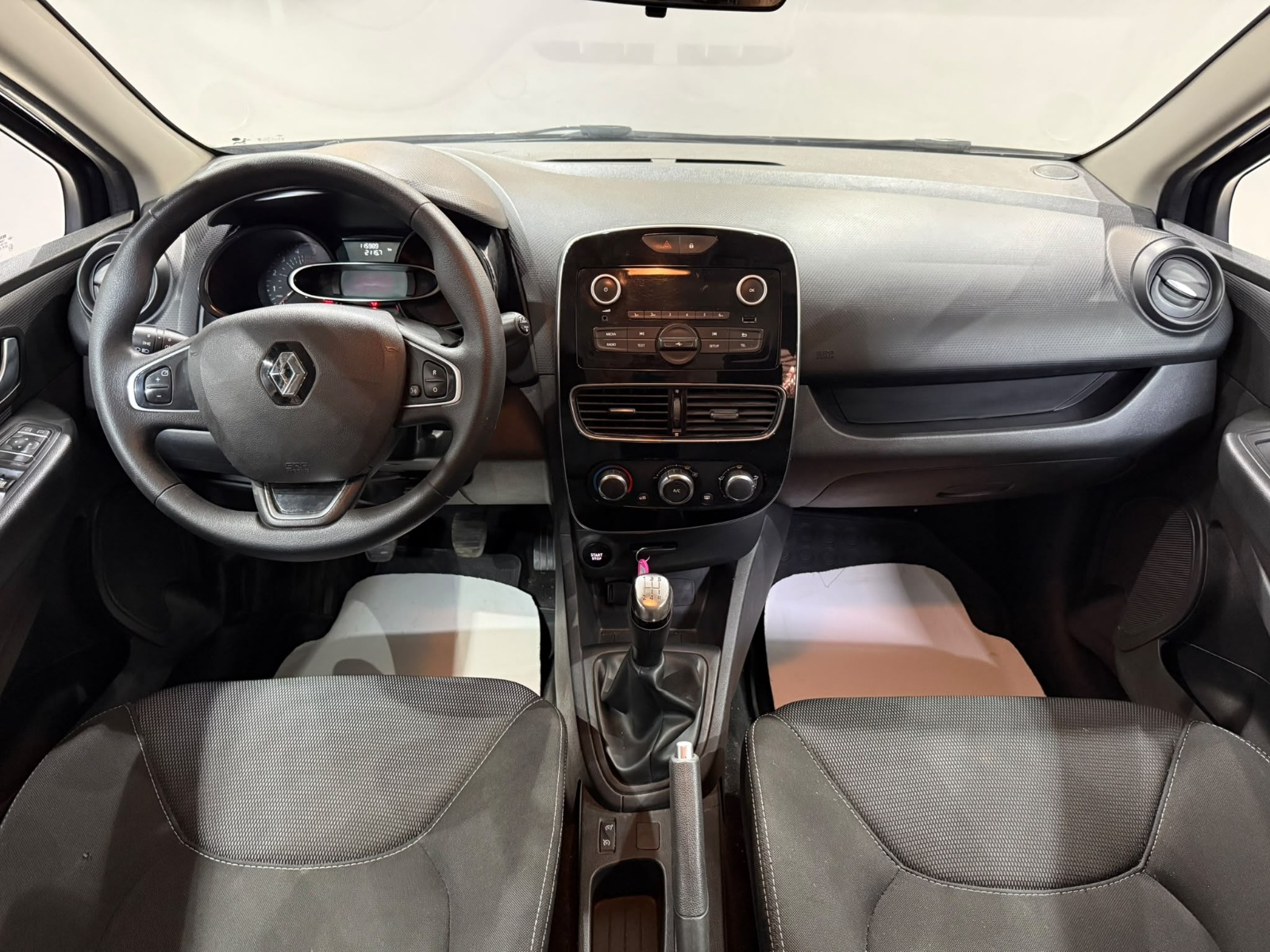 2017 Dizel Manuel Renault Clio Siyah Gürel Tasarım Aksesuar Otomotiv San. Tic. Ltd. Şti.