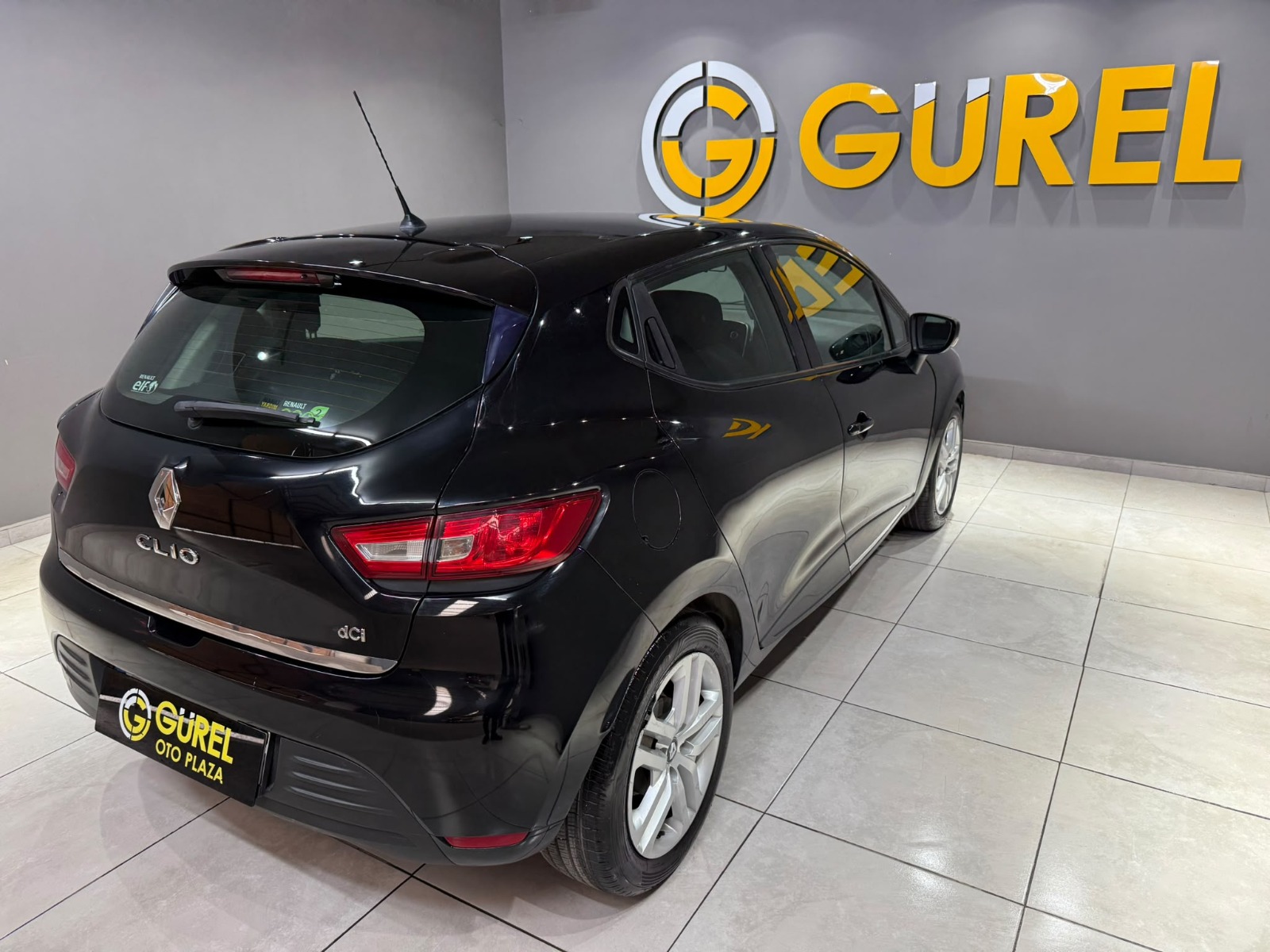 2017 Dizel Manuel Renault Clio Siyah Gürel Tasarım Aksesuar Otomotiv San. Tic. Ltd. Şti.