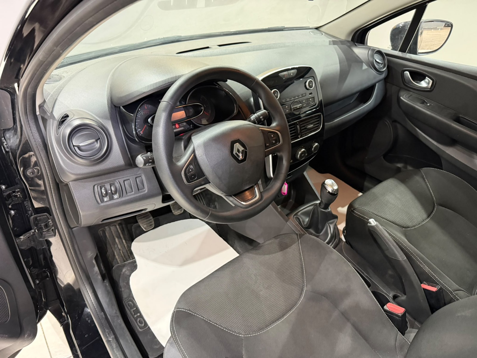 2017 Dizel Manuel Renault Clio Siyah Gürel Tasarım Aksesuar Otomotiv San. Tic. Ltd. Şti.
