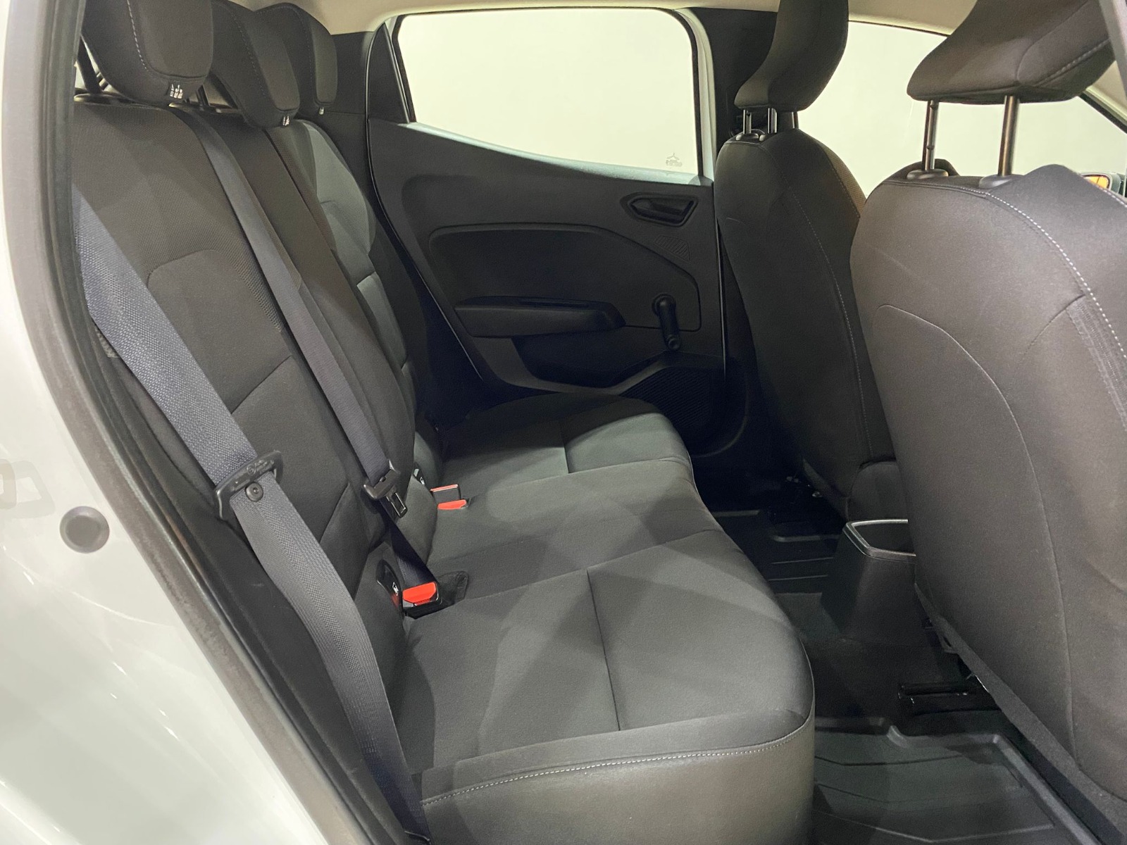 2023 Benzin Manuel Renault Clio Beyaz Gürel Tasarım Aksesuar Otomotiv San. Tic. Ltd. Şti.
