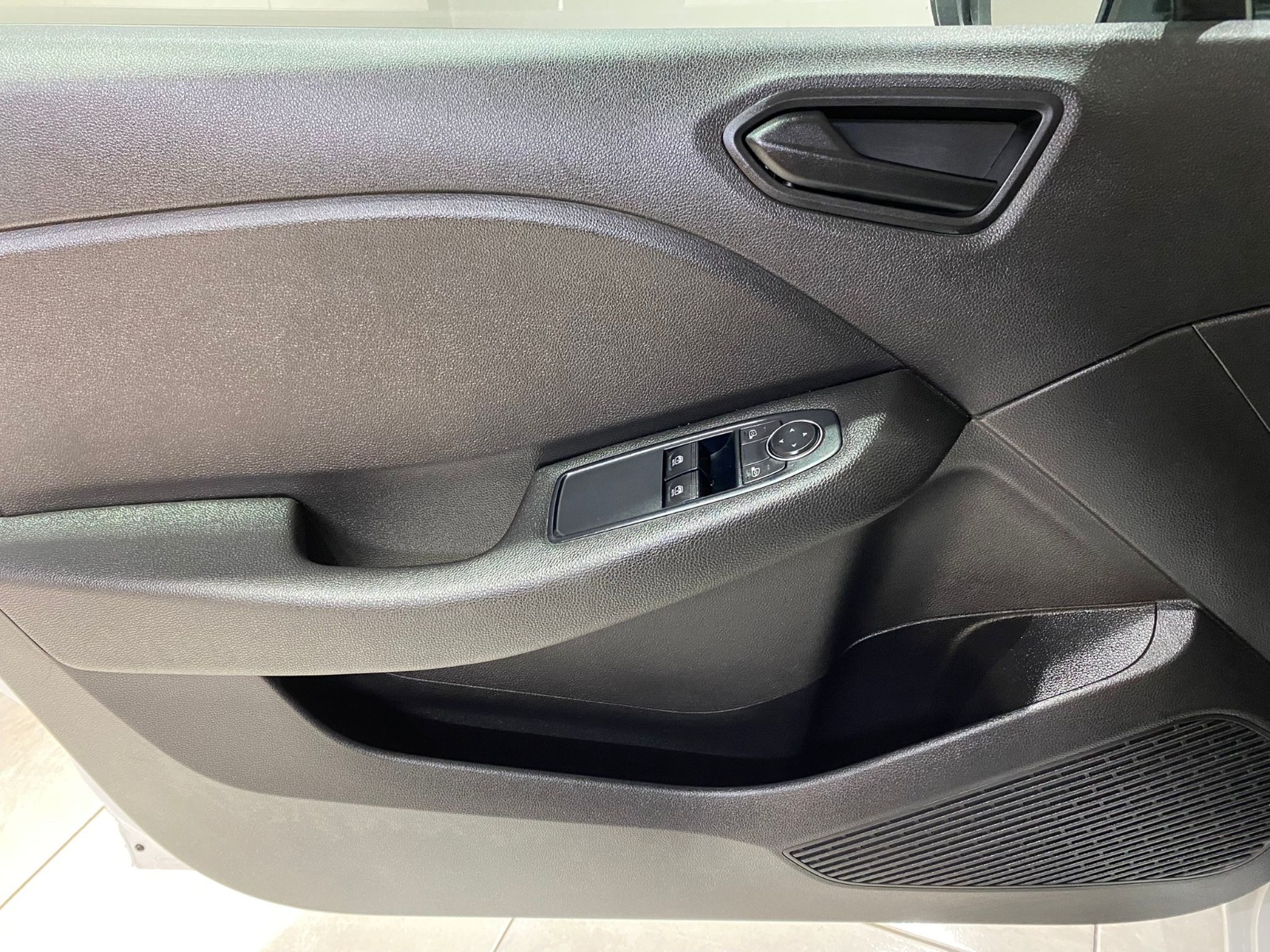 2023 Benzin Manuel Renault Clio Beyaz Gürel Tasarım Aksesuar Otomotiv San. Tic. Ltd. Şti.