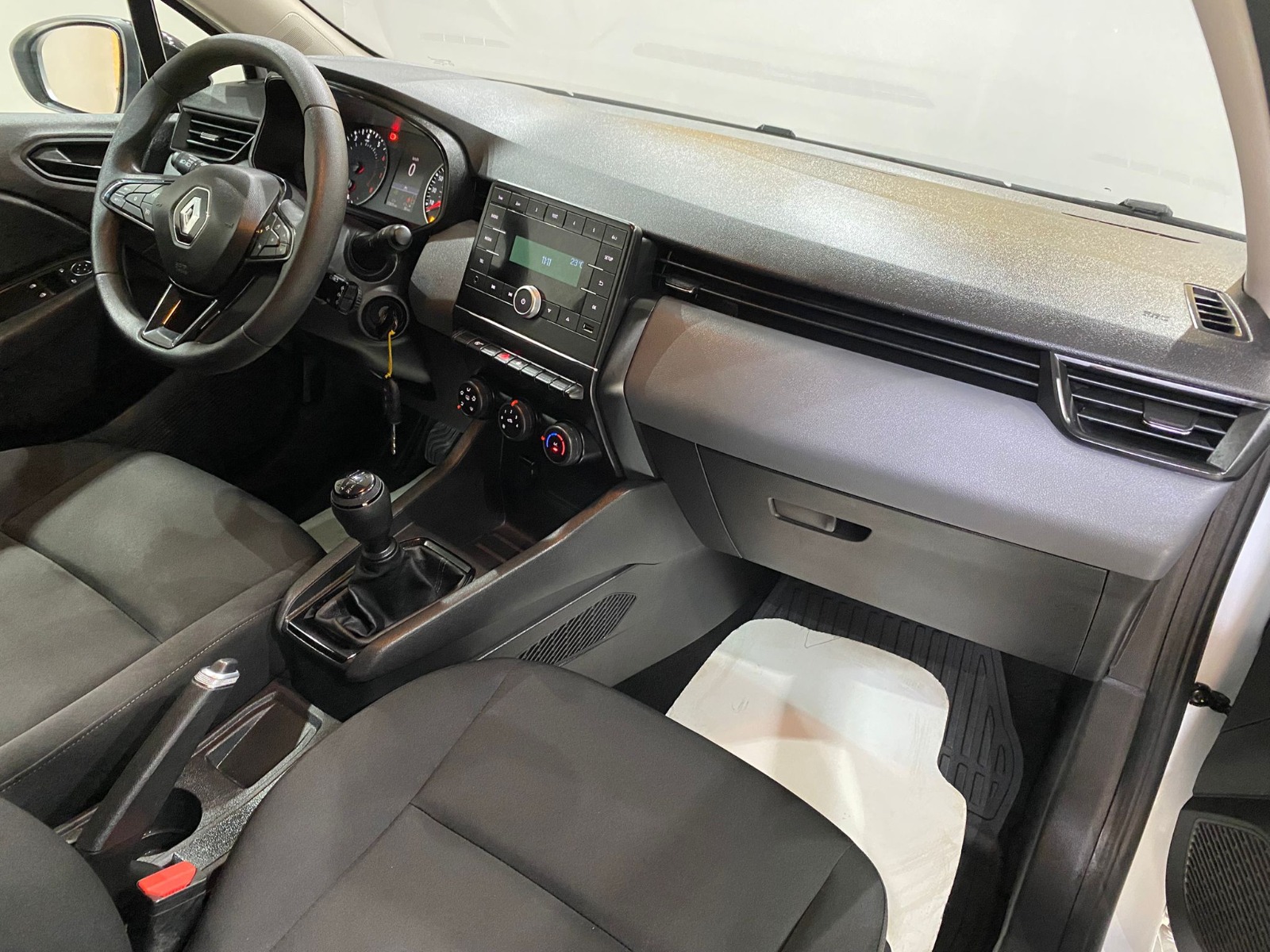 2023 Benzin Manuel Renault Clio Beyaz Gürel Tasarım Aksesuar Otomotiv San. Tic. Ltd. Şti.