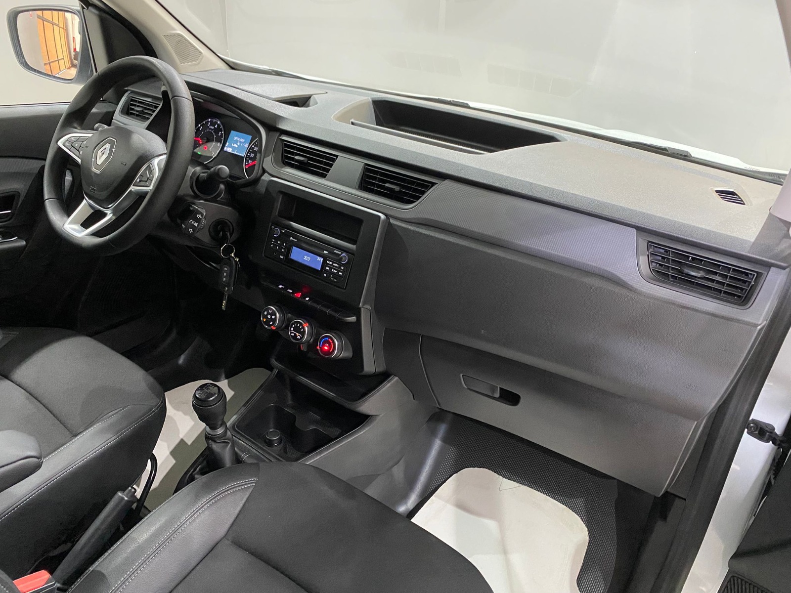 2023 Dizel Manuel Renault Express Beyaz Gürel Tasarım Aksesuar Otomotiv San. Tic. Ltd. Şti.