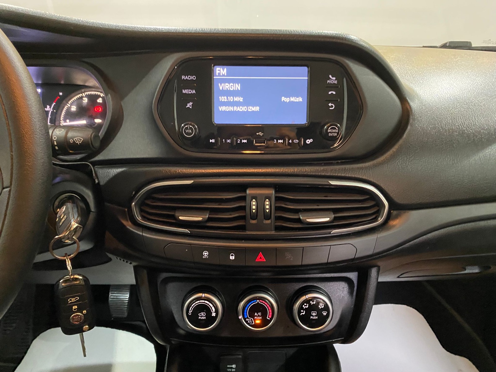 2022 Benzin Manuel Fiat Egea Cross Beyaz Gürel Tasarım Aksesuar Otomotiv San. Tic. Ltd. Şti.