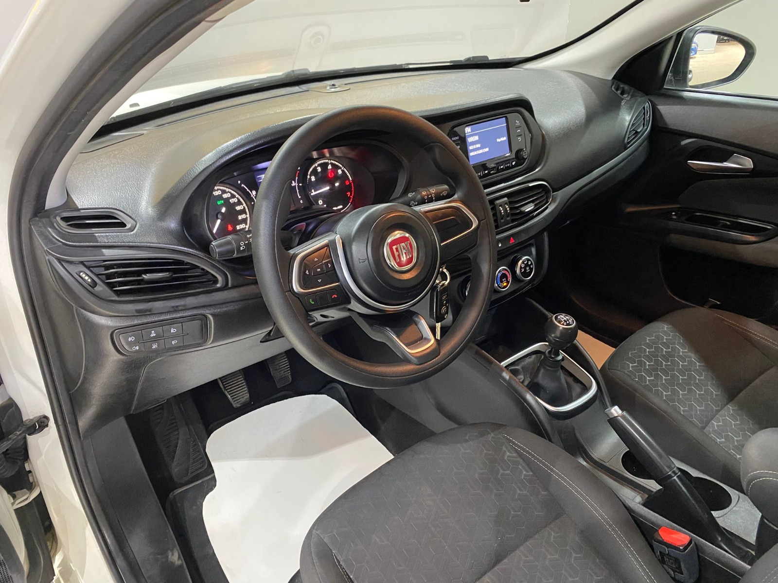 2022 Benzin Manuel Fiat Egea Cross Beyaz Gürel Tasarım Aksesuar Otomotiv San. Tic. Ltd. Şti.