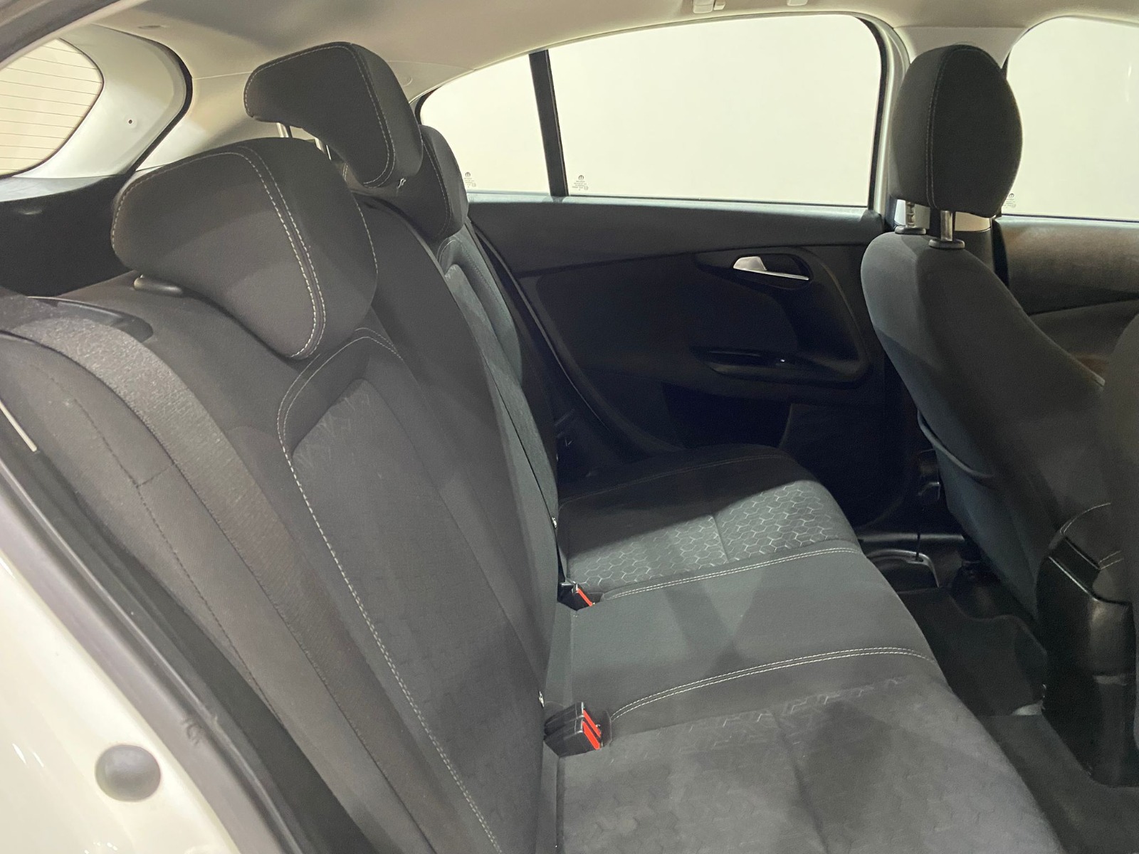 2022 Benzin Manuel Fiat Egea Cross Beyaz Gürel Tasarım Aksesuar Otomotiv San. Tic. Ltd. Şti.