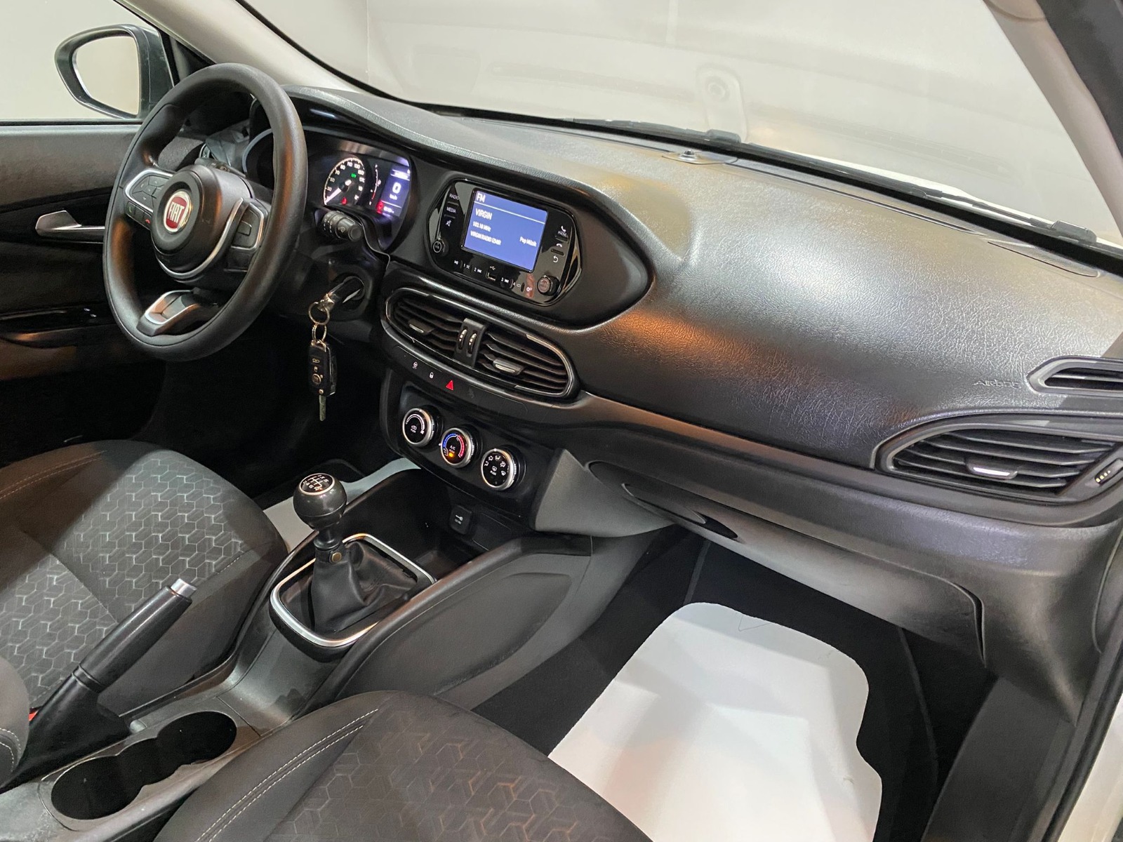 2022 Benzin Manuel Fiat Egea Cross Beyaz Gürel Tasarım Aksesuar Otomotiv San. Tic. Ltd. Şti.