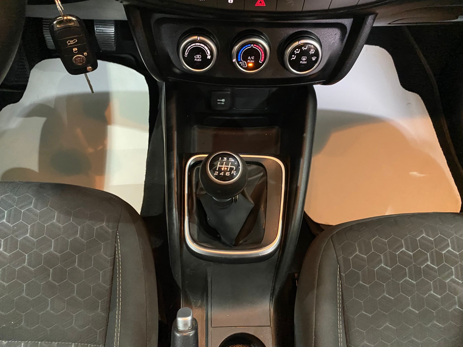 2022 Benzin Manuel Fiat Egea Cross Beyaz Gürel Tasarım Aksesuar Otomotiv San. Tic. Ltd. Şti.