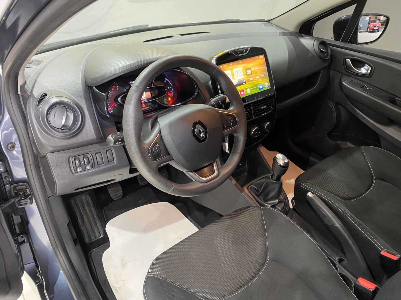 2018 Benzin Manuel Renault Clio Gri Gürel Tasarım Aksesuar Otomotiv San. Tic. Ltd. Şti.
