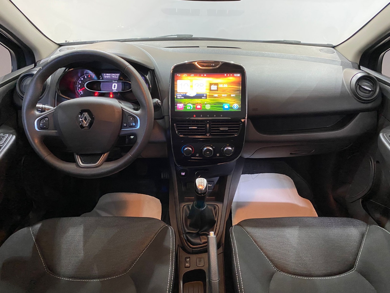 2018 Benzin Manuel Renault Clio Gri Gürel Tasarım Aksesuar Otomotiv San. Tic. Ltd. Şti.