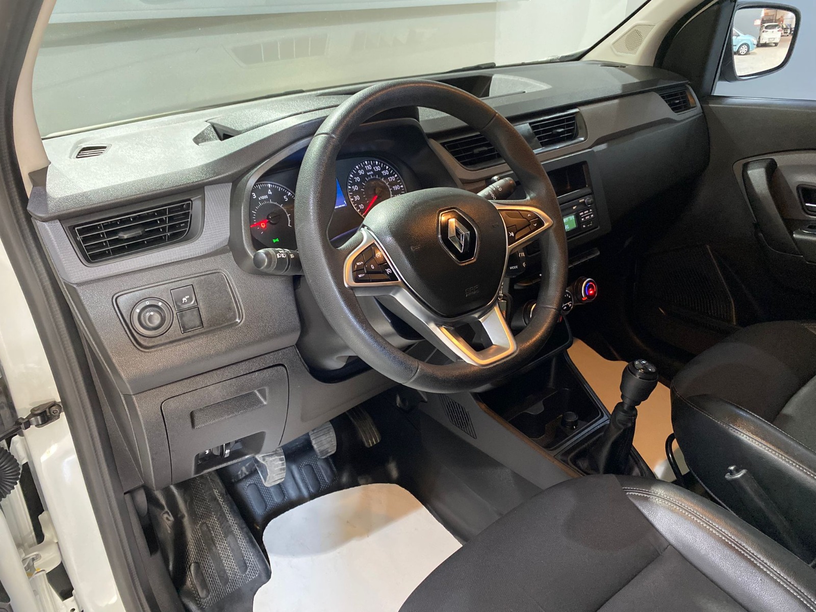 2022 Dizel Manuel Renault Express Beyaz Gürel Tasarım Aksesuar Otomotiv San. Tic. Ltd. Şti.