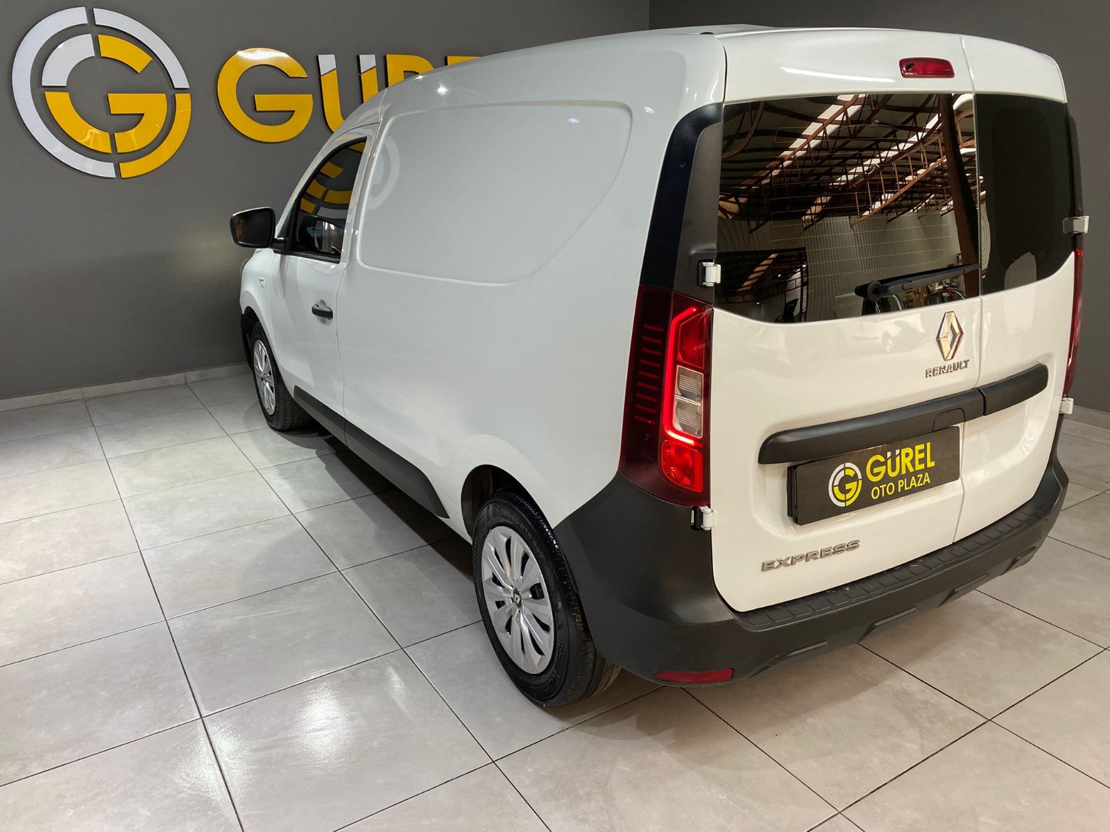 2022 Dizel Manuel Renault Express Beyaz Gürel Tasarım Aksesuar Otomotiv San. Tic. Ltd. Şti.
