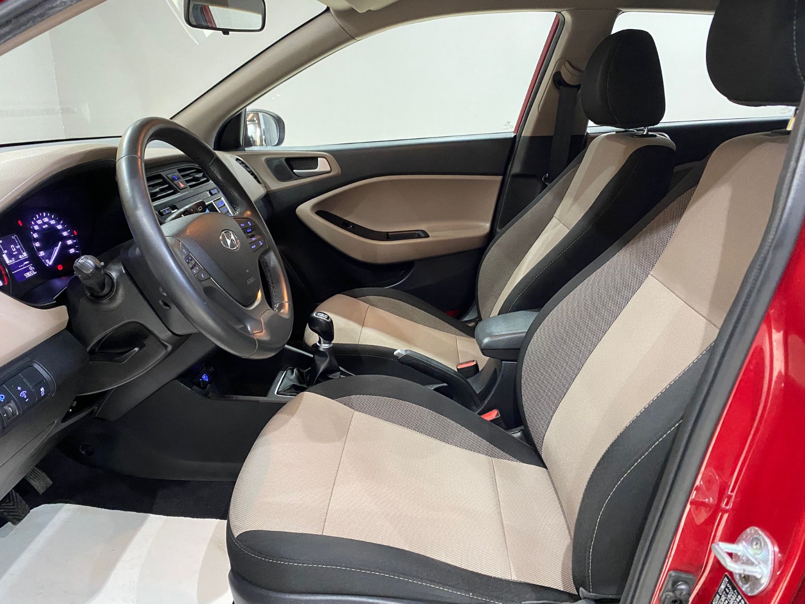 2016 Benzin Manuel Hyundai i20 Kırmızı Gürel Tasarım Aksesuar Otomotiv San. Tic. Ltd. Şti.