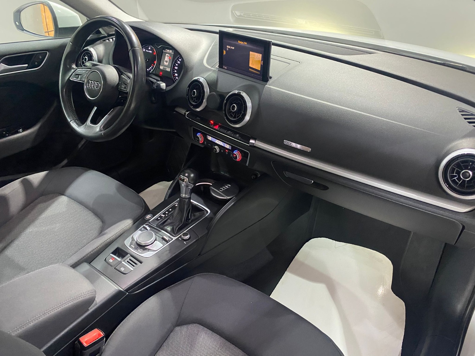 2017 Dizel Otomatik Audi A3 Beyaz Gürel Tasarım Aksesuar Otomotiv San. Tic. Ltd. Şti.