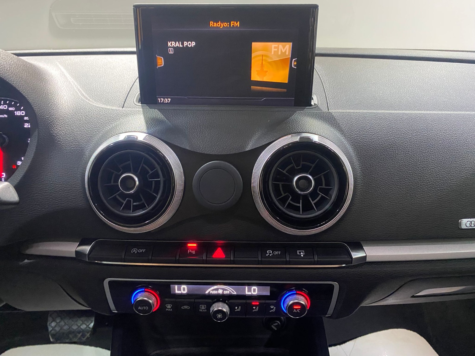 2017 Dizel Otomatik Audi A3 Beyaz Gürel Tasarım Aksesuar Otomotiv San. Tic. Ltd. Şti.