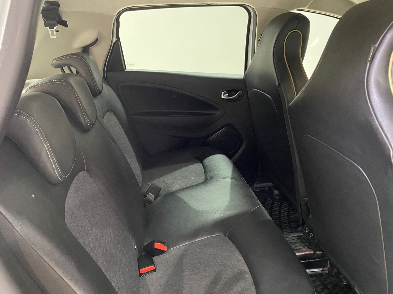 2022 Elektrik Otomatik Renault ZOE Beyaz Gürel Tasarım Aksesuar Otomotiv San. Tic. Ltd. Şti.