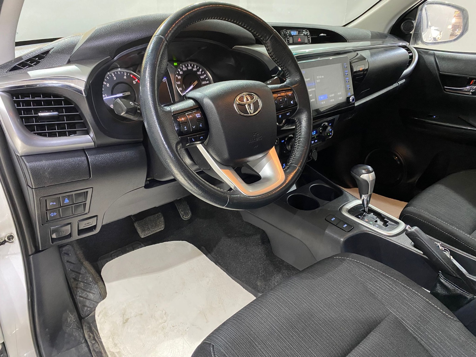 2022 Dizel Otomatik Toyota Hi-Lux Beyaz Gürel Tasarım Aksesuar Otomotiv San. Tic. Ltd. Şti.