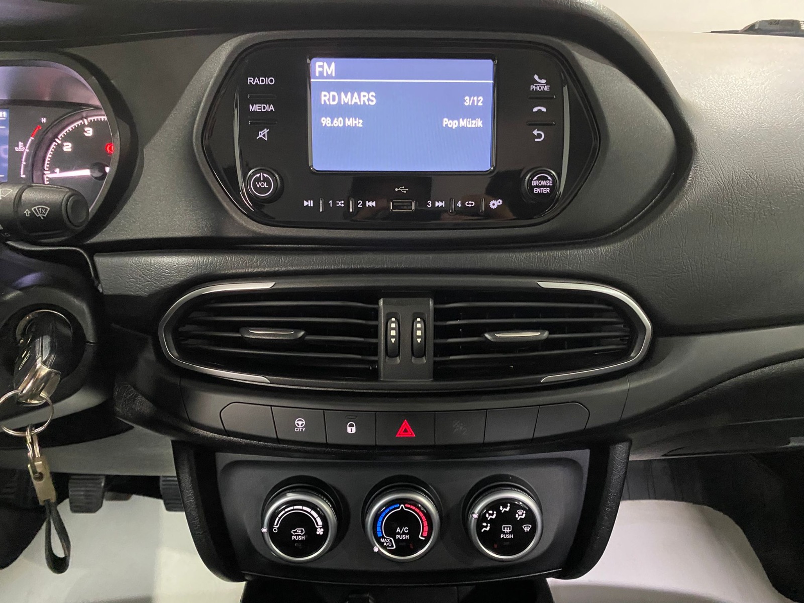 2023 Benzin Manuel Fiat Egea Gri Gürel Tasarım Aksesuar Otomotiv San. Tic. Ltd. Şti.