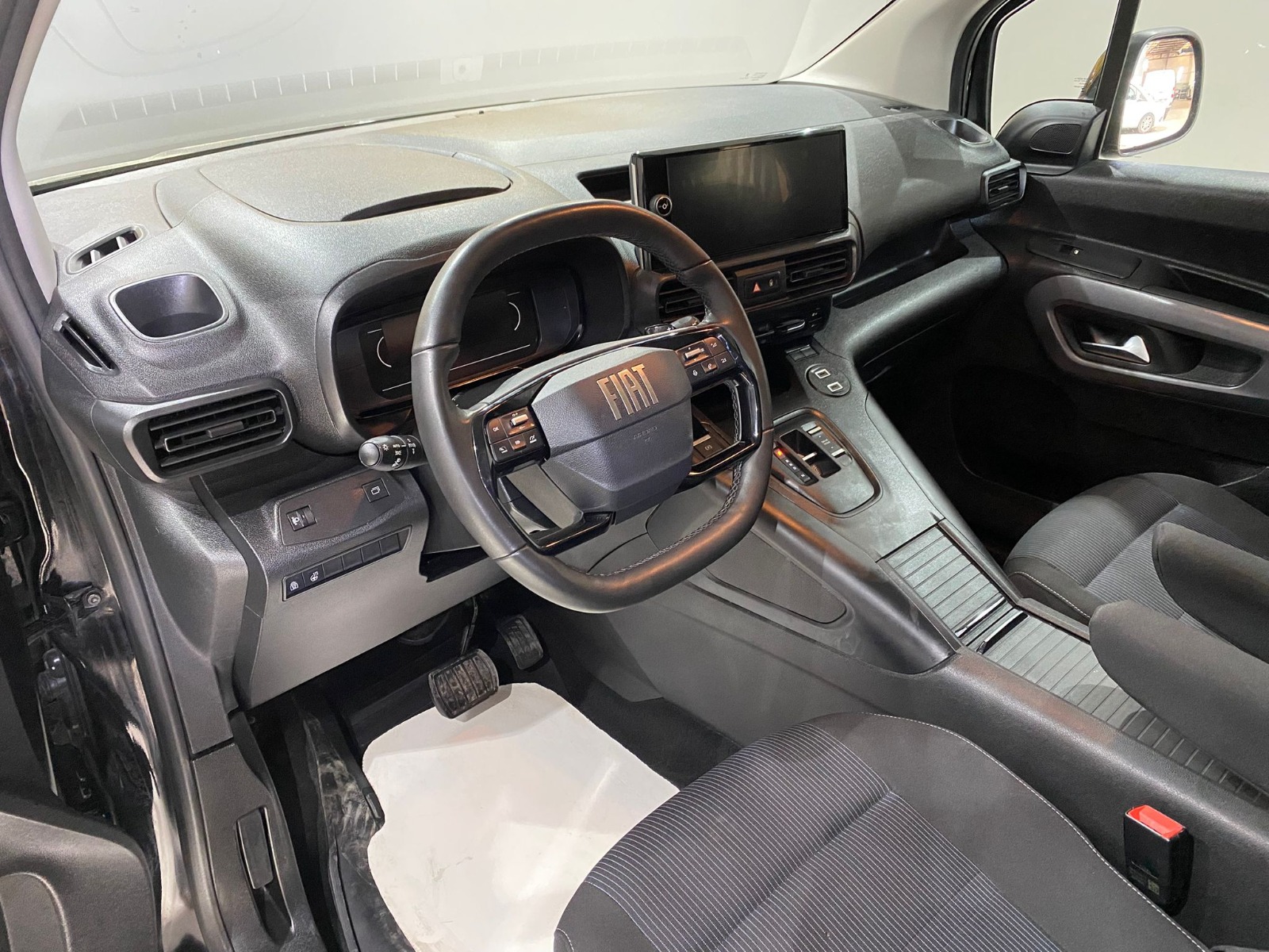 2025 Dizel Otomatik Fiat Doblo Combi Siyah Gürel Tasarım Aksesuar Otomotiv San. Tic. Ltd. Şti.