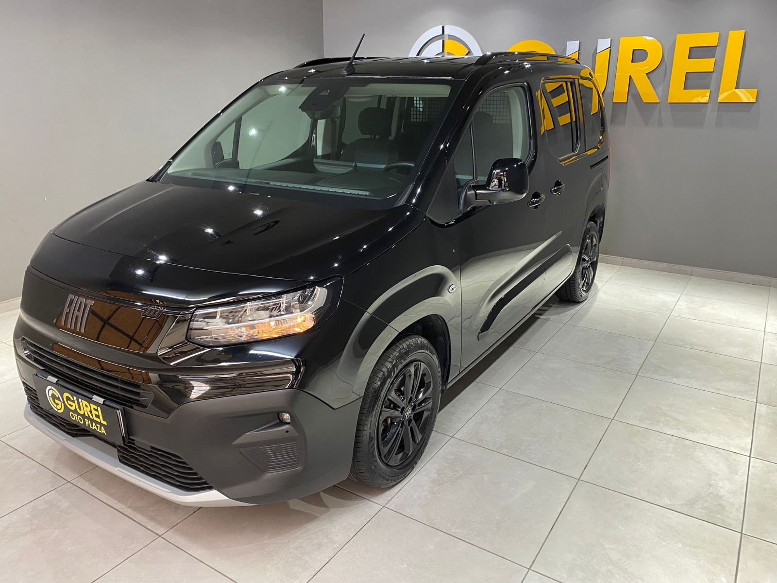 2025 Dizel Otomatik Fiat Doblo Combi Siyah Gürel Tasarım Aksesuar Otomotiv San. Tic. Ltd. Şti.