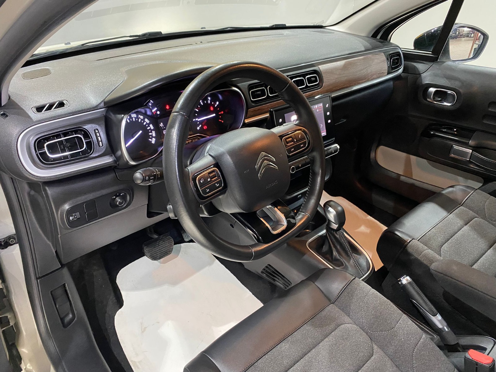 2024 Benzin Otomatik Citroen C3 Beyaz Gürel Tasarım Aksesuar Otomotiv San. Tic. Ltd. Şti.