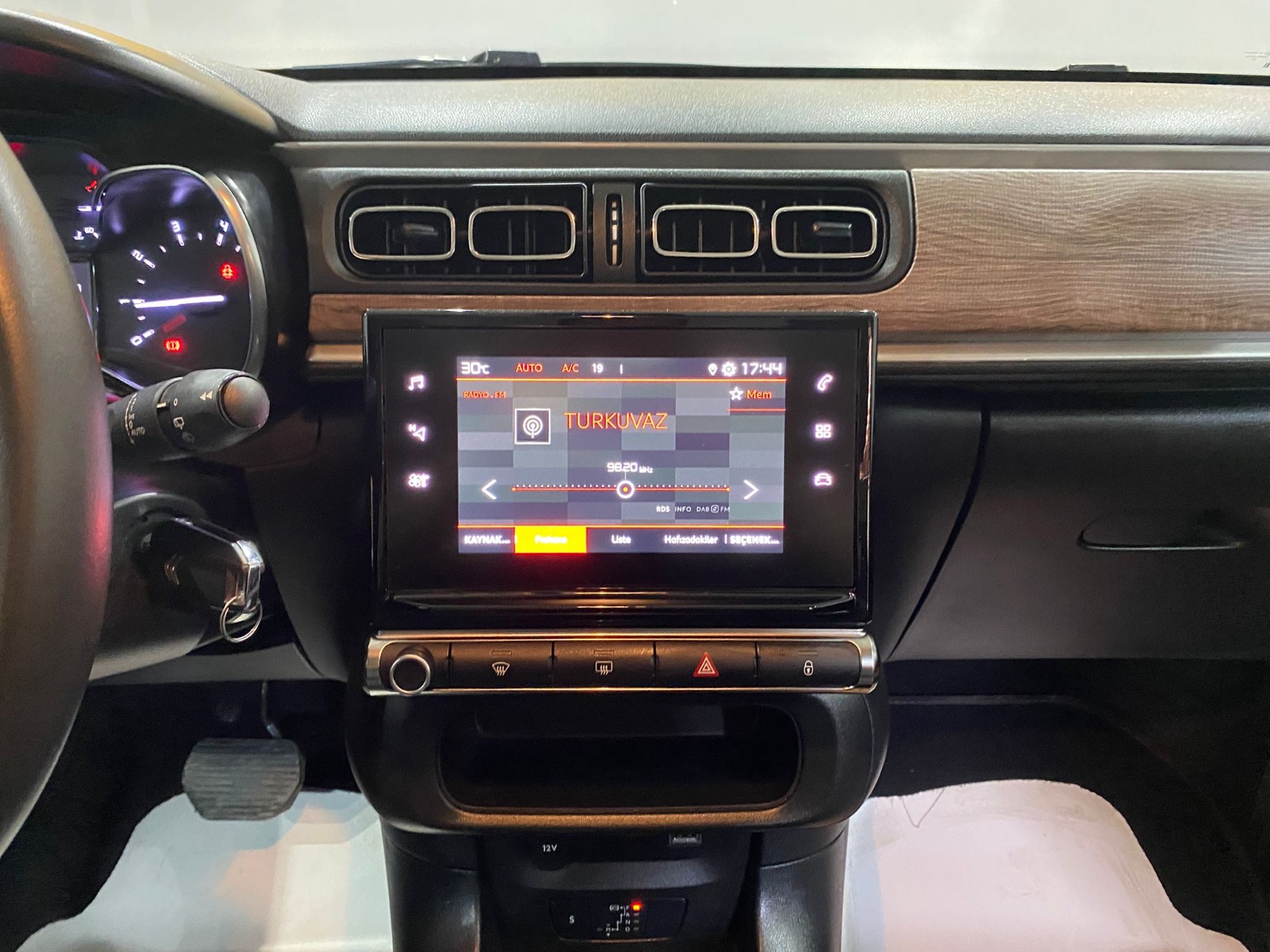 2024 Benzin Otomatik Citroen C3 Beyaz Gürel Tasarım Aksesuar Otomotiv San. Tic. Ltd. Şti.